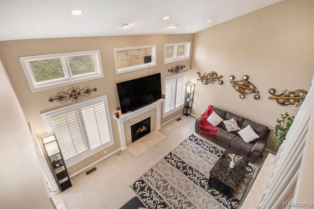 Rochester Hills, MI 48307 4333,2001 Roundtree