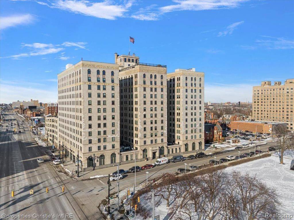Detroit, MI 48202 4040,15 E KIRBY Street