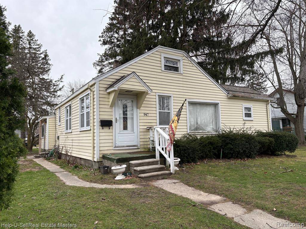 947 WATERLOO Street, Saint Clair, MI 48079 5463