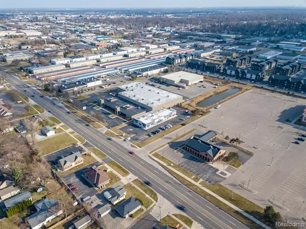 Troy, MI 48083 2700,164 E MAPLE Road