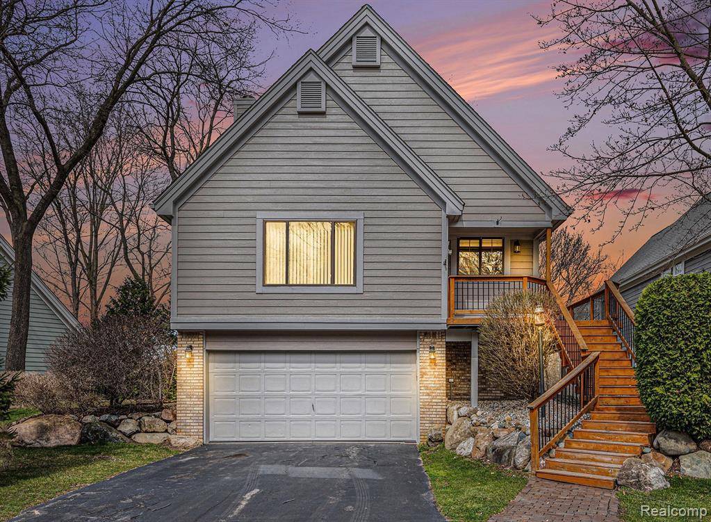 Clarkston, MI 48346 2796,5589 Northcrest Village Drive