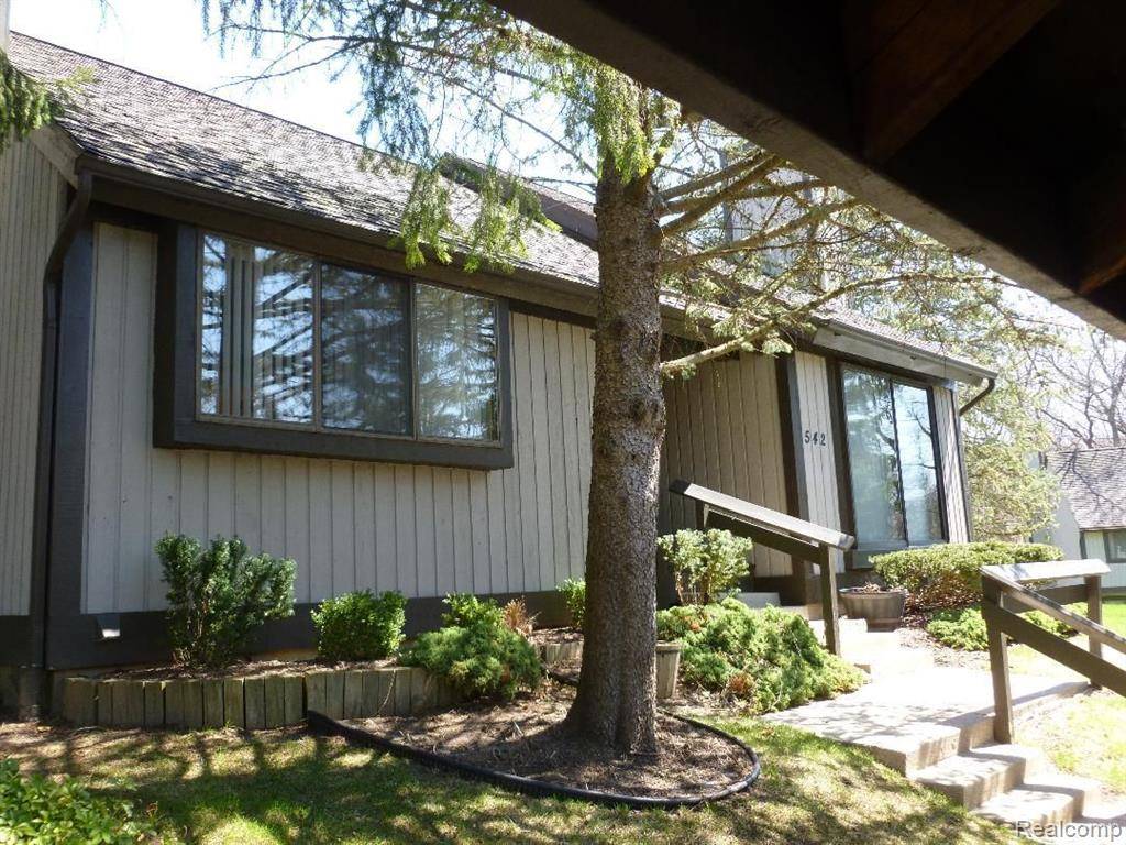 542 FOXBORO Square, Brighton, MI 48116 1103