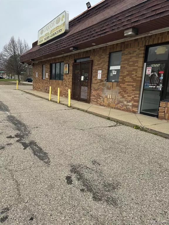 Farmington Hills, MI 48336 5826,28728 GRAND RIVER Avenue