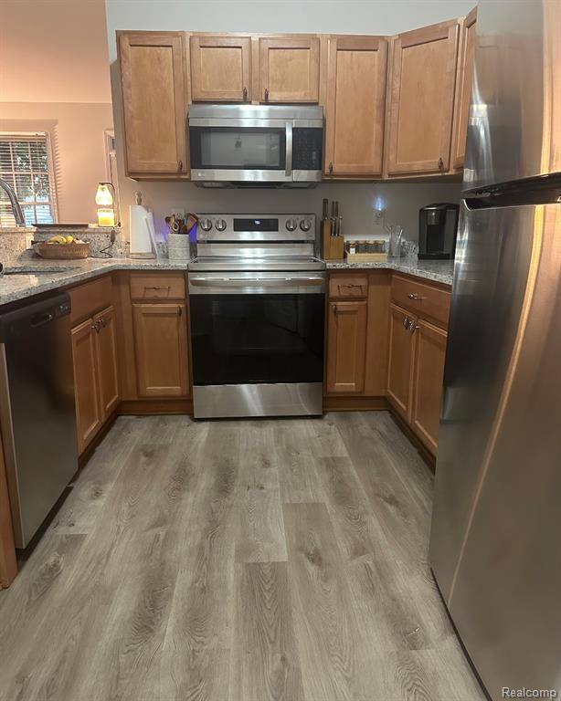 Auburn Hills, MI 48326 3042,227 Jotham Avenue
