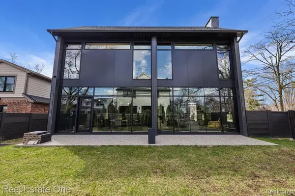 Birmingham, MI 48009 1921,1723 BIRMINGHAM Boulevard