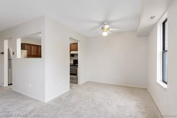 Farmington Hills, MI 48334 3635,31993 W 12 MILE Road