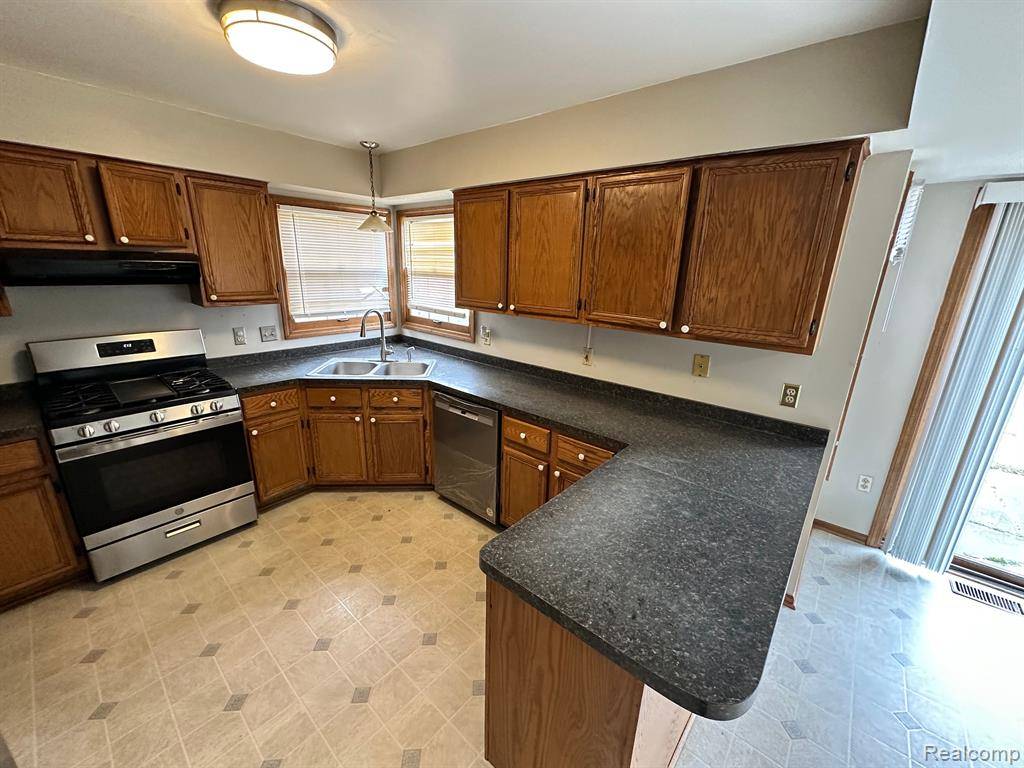 Rochester Hills, MI 48307 3528,577 LEXINGTON Drive