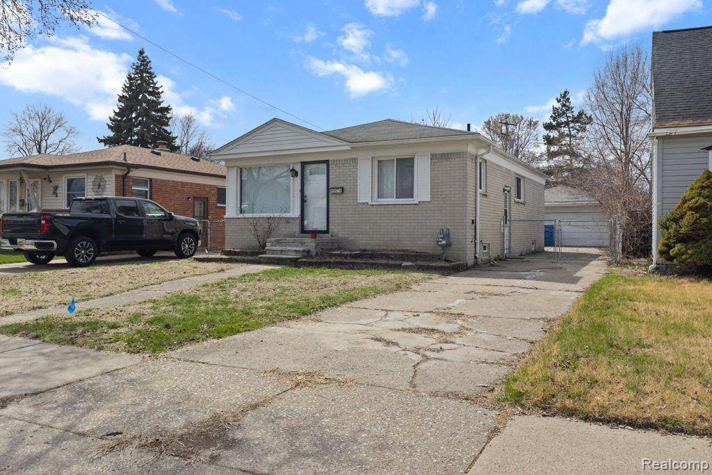 Dearborn Heights, MI 48125 2114,4976 CORNELL Street