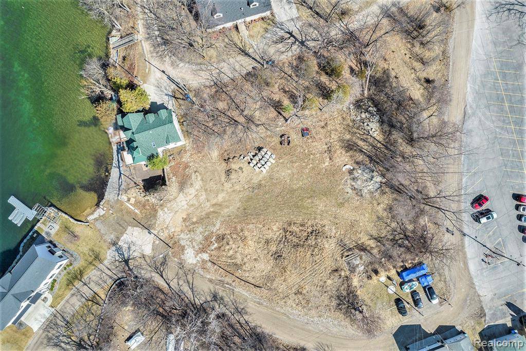 Fenton, MI 48430,2294 Sonora Drive
