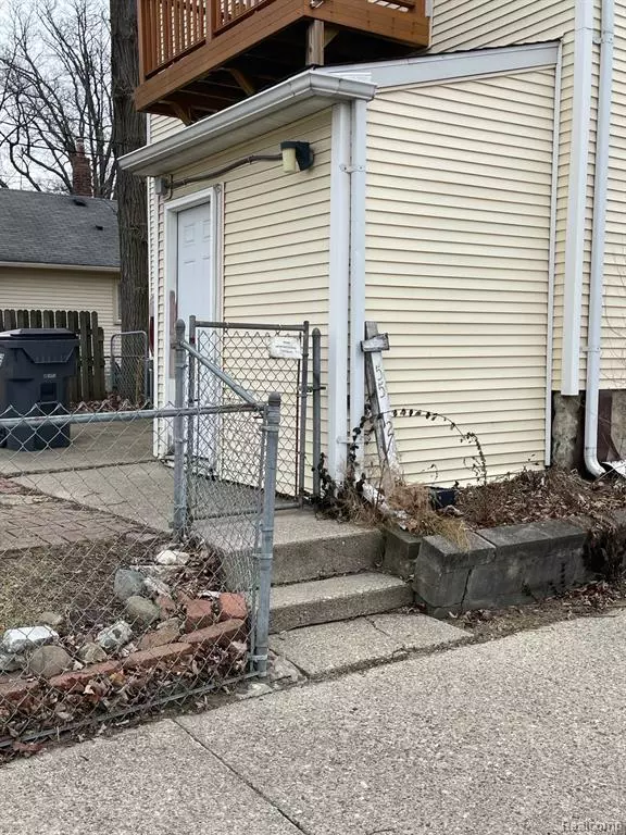 Pleasant Ridge, MI 48069 1220,55.5 KENSINGTON Boulevard
