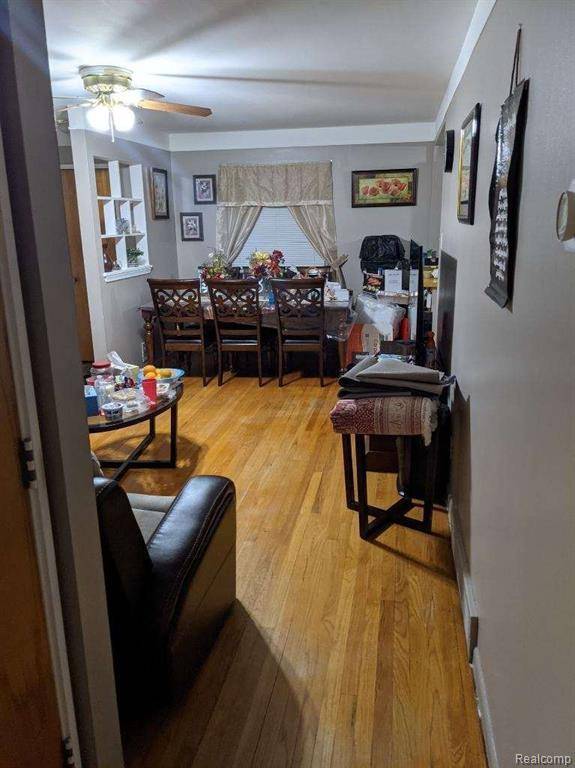 Taylor, MI 48180 2477,8021 TRAFALGAR Street