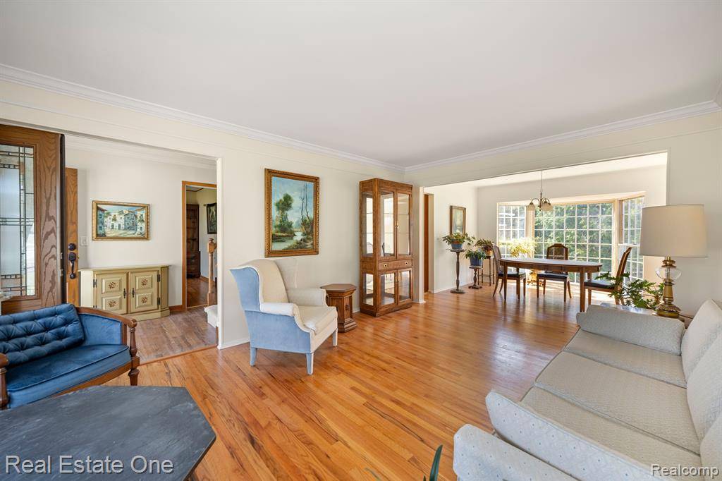 Farmington, MI 48335 2945,36601 Vicary Lane