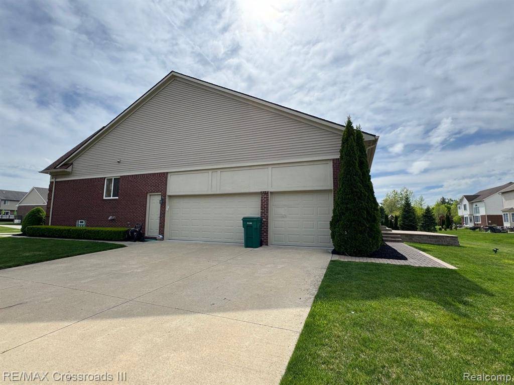 Van Buren, MI 48111 2016,13691 BASSWOOD Circle