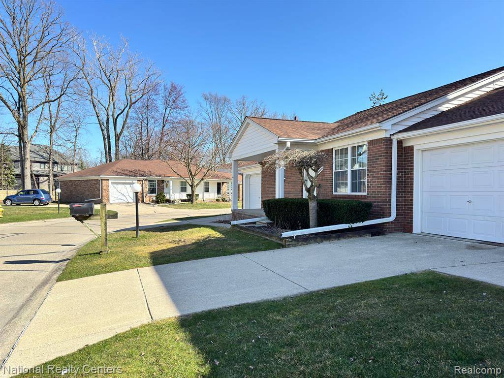 Harrison Twp, MI 48045,28066 MAPLE FOREST Boulevard