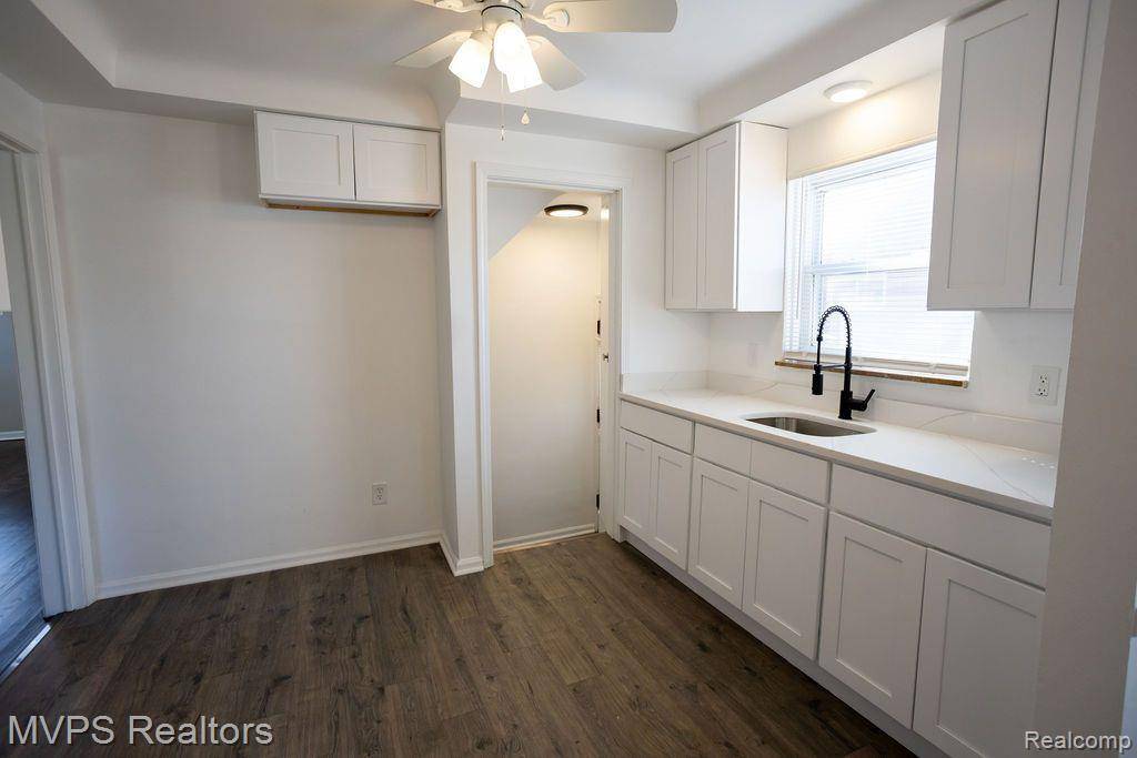 Eastpointe, MI 48021 4422,23304 ALMOND Avenue