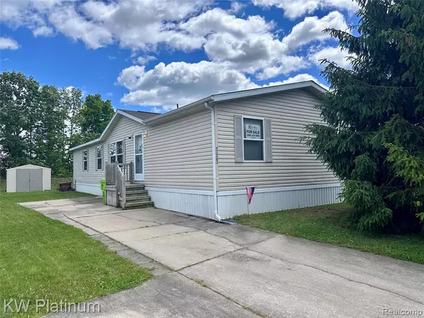 52263 Landsdowne Circle, Chesterfield, MI 48051