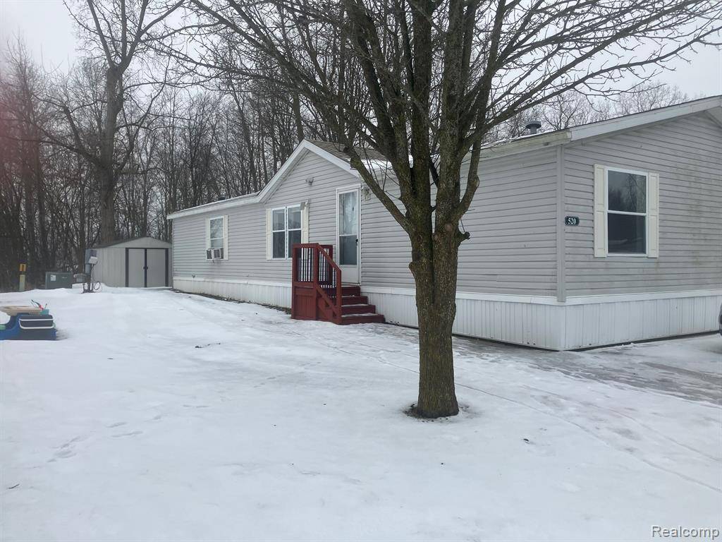 520 Pond View, Morrice, MI 48857