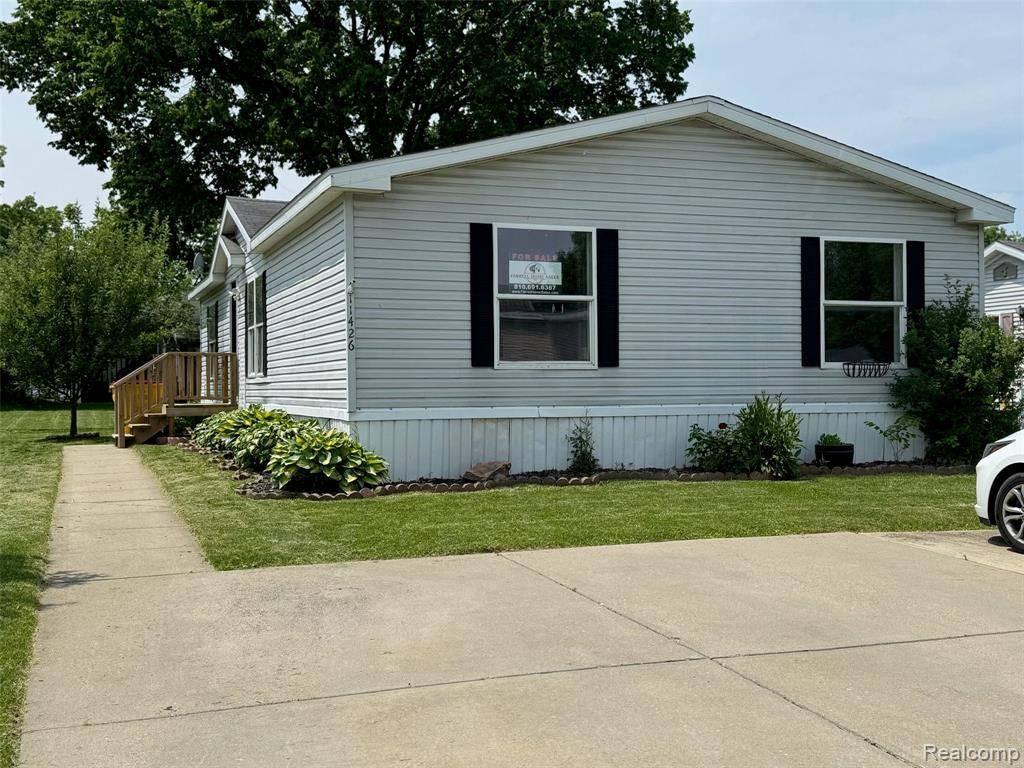 11426 Harbor Cove, Fenton, MI 48430