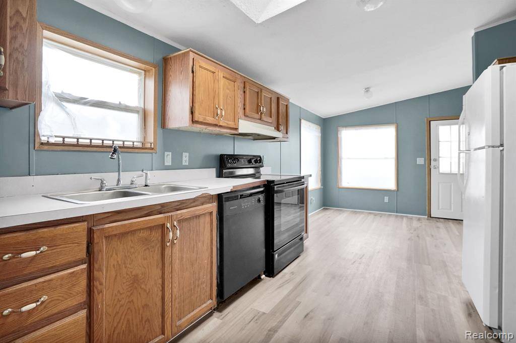 41021 OLD MICHIGAN AVENUE Lot #230, Canton, MI 48188 2785