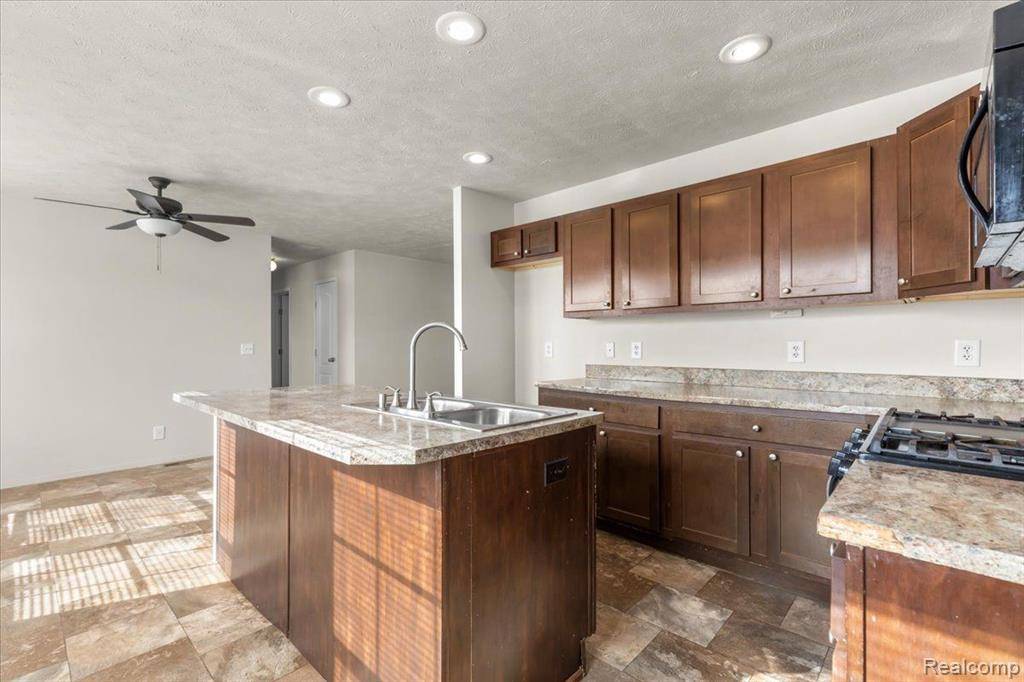 Clinton Township, MI 48036,23113 Egnew Dr.