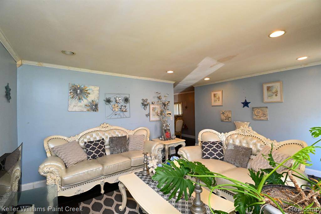 Flushing, MI 48433 2391,4125 MARIANNE Drive
