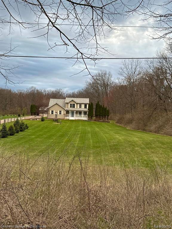 2515 N LAKE PLEASANT Road, Attica, MI 48412 9251