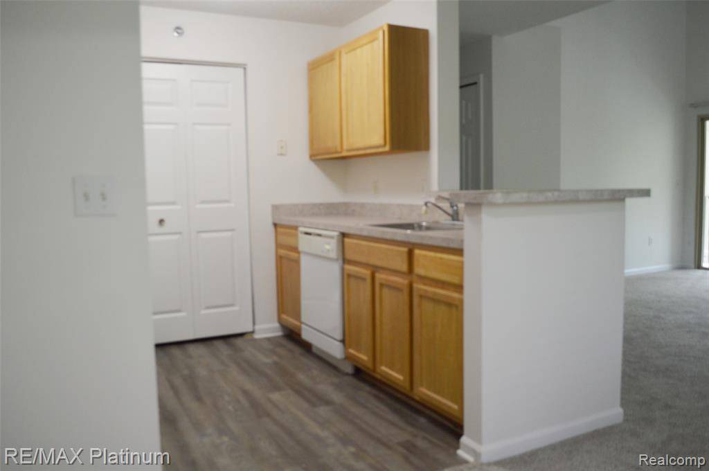 Grand Blanc, MI 48439 2633,12201 PINEHURST Lane