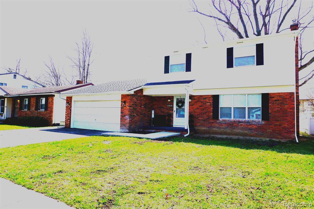 1315 CHATHAM Drive, Flint, MI 48505 2585