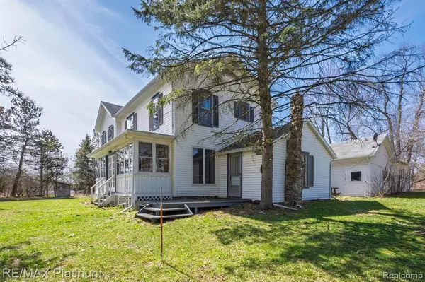 Howell, MI 48843 8567,565 SLEAFORD Road