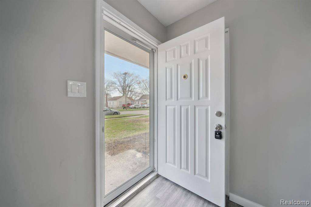 Wayne, MI 48184 2239,31435 TYLER Street