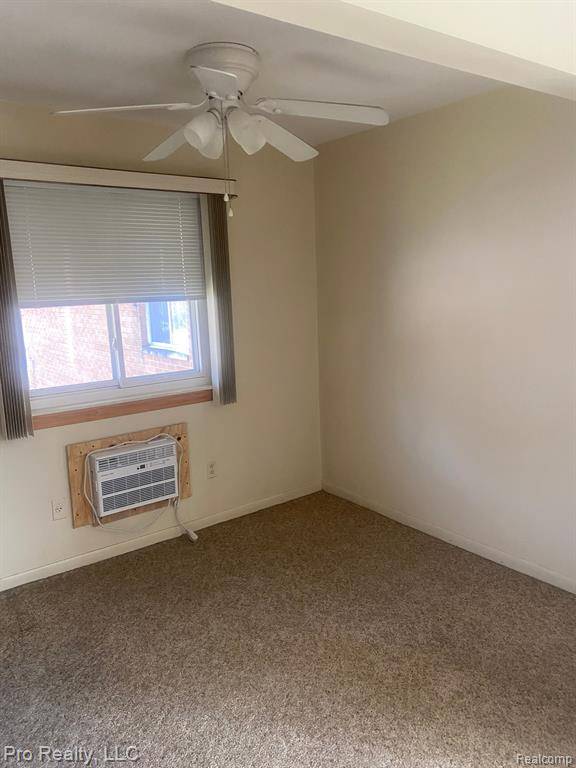 Detroit, MI 48219 3275,17121 REDFORD Street