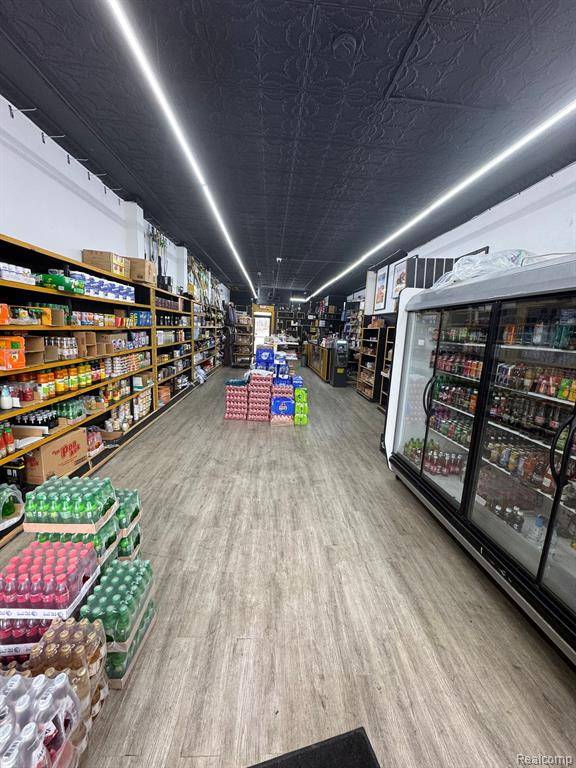 13347 MICHIGAN Avenue, Dearborn, MI 48126 3540