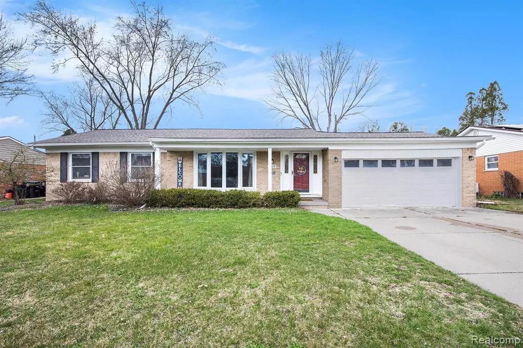 Livonia, MI 48152 2965,17579 FAIRWAY Street