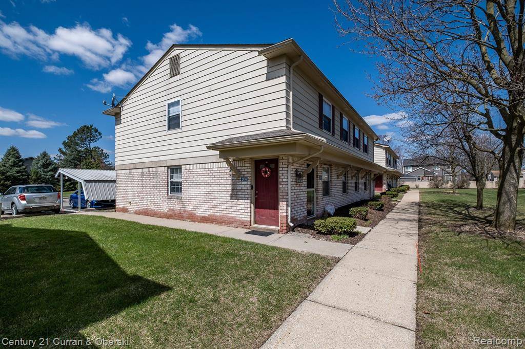 206 PRINCETON Drive, South Lyon, MI 48178 1663