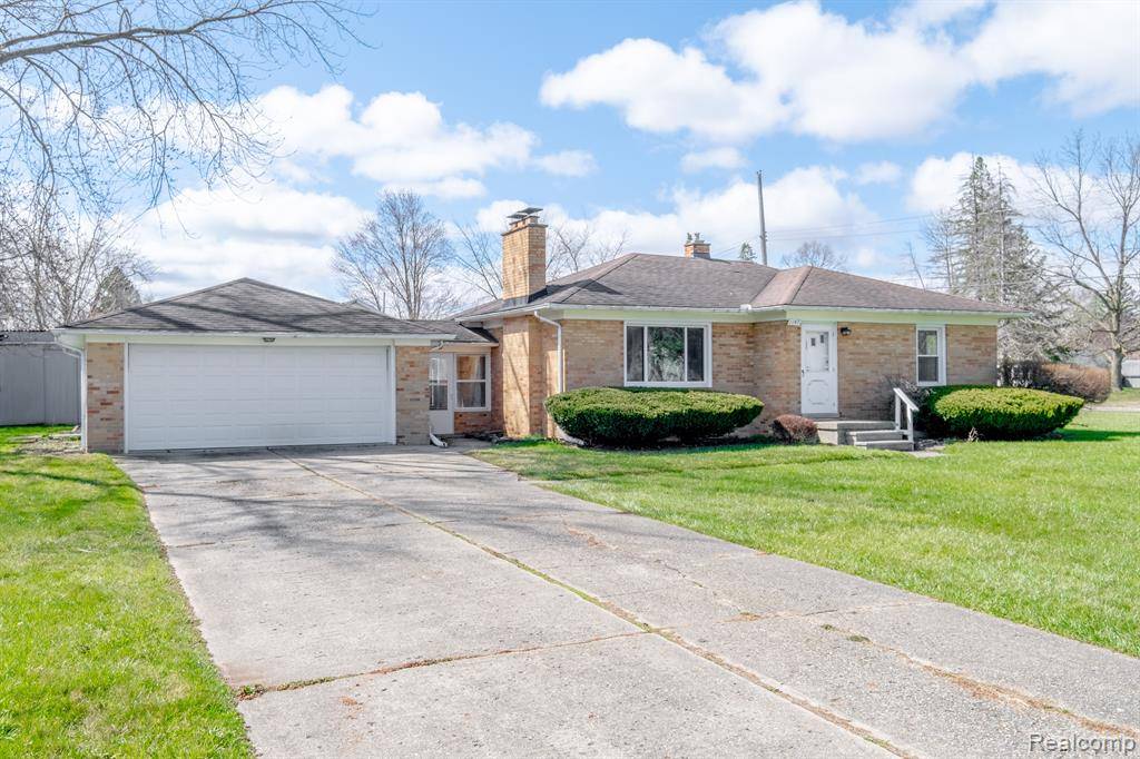 1147 ROMAN Drive, Flint, MI 48507 4019