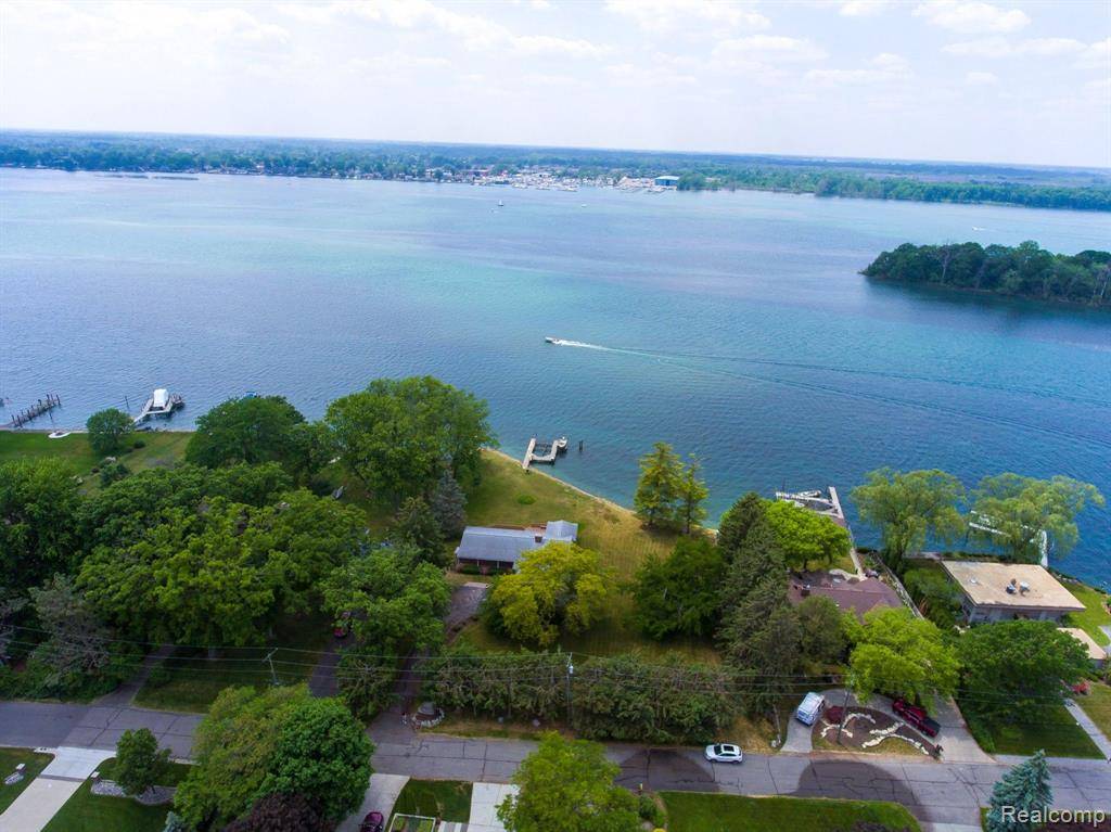 Grosse Ile, MI 48138,00 Swan Island Drive