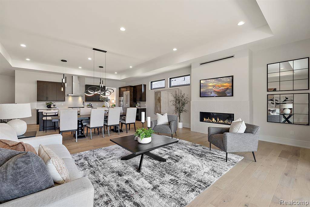 Novi, MI 48374 1916,49351 VILLA Drive