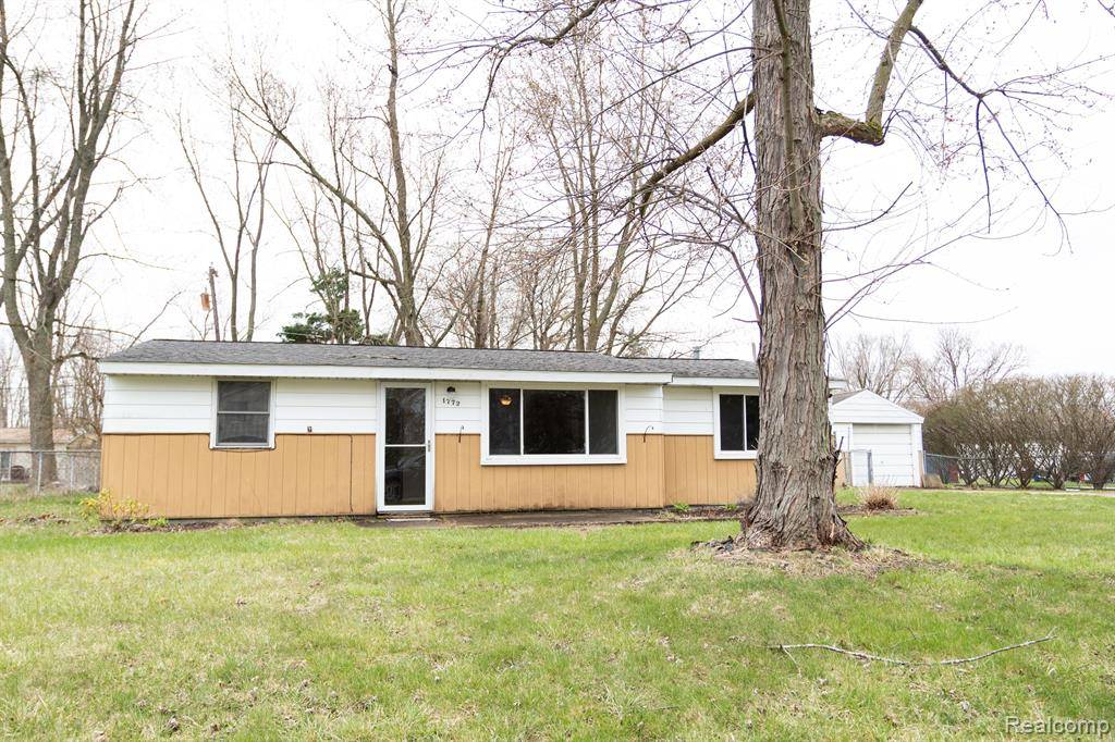 1772 SCHEIFLE Road, Walled Lake, MI 48390 3165