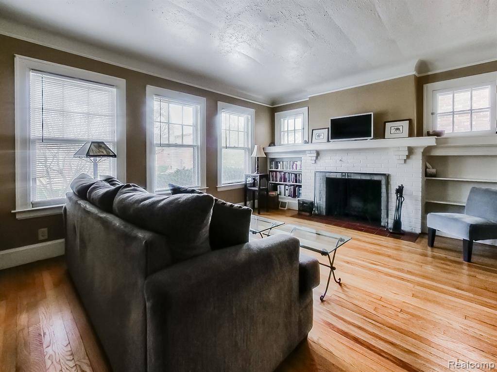 Grosse Pointe Park, MI 48230 1031,1346 SOMERSET Avenue