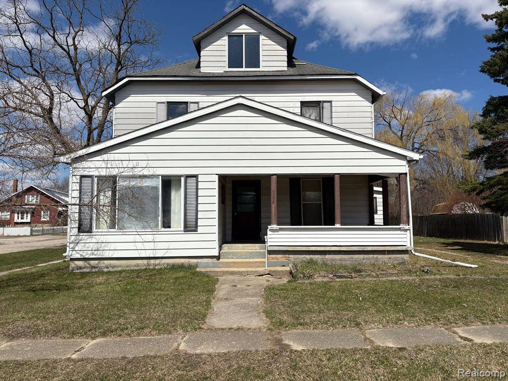 209 W ALDRICH Street, Capac, MI 48014