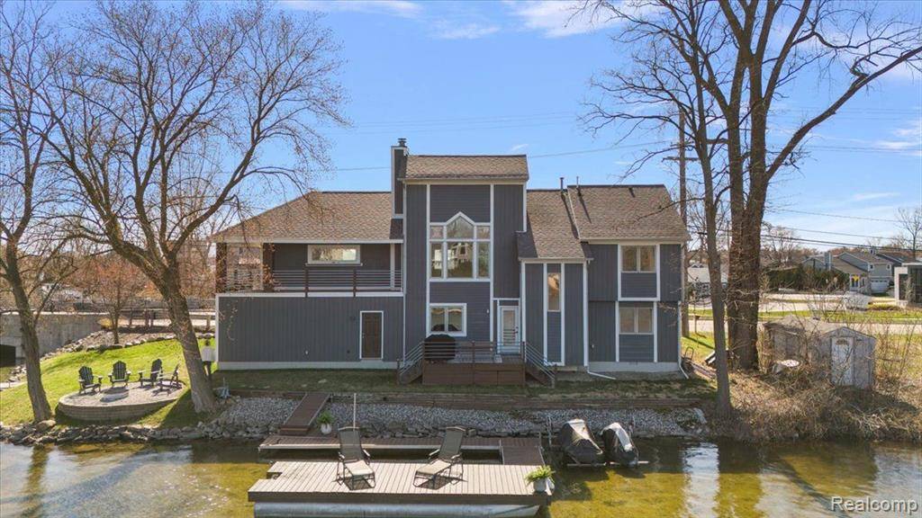1427 S CASS LAKE Road, Waterford, MI 48328 4745