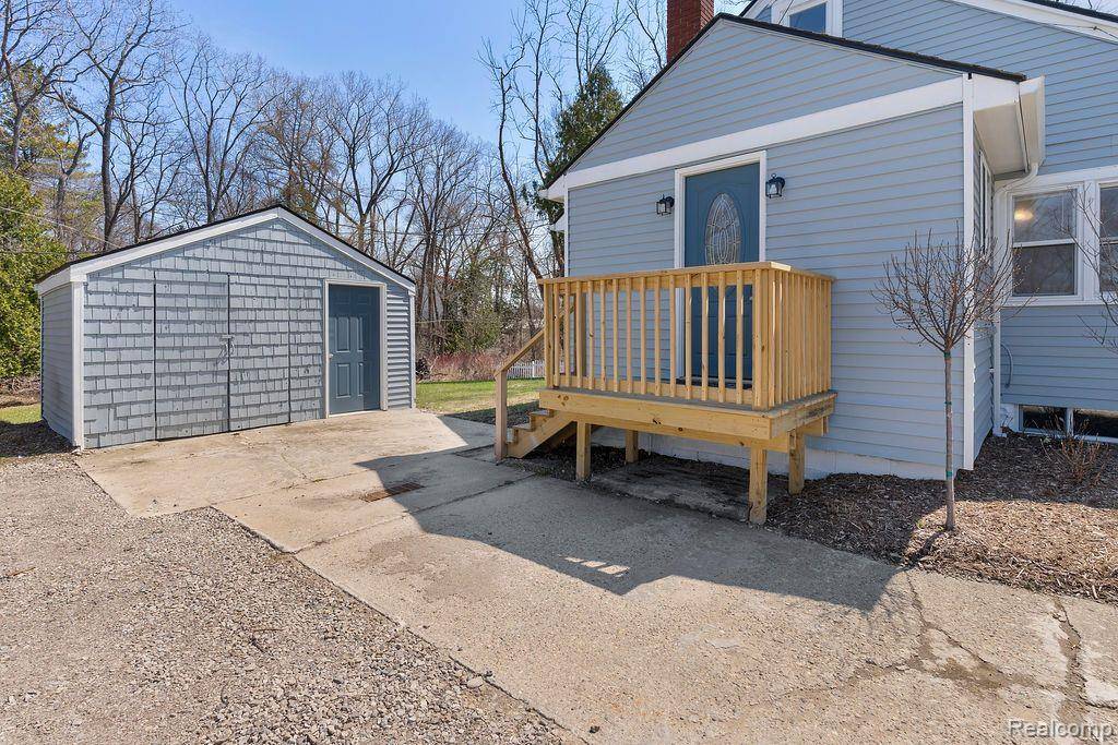 Leonard, MI 48367 3828,1284 ROCHESTER Road