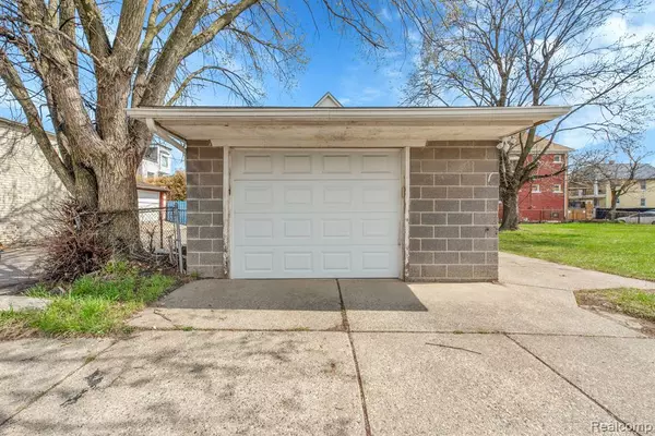 Hamtramck, MI 48212 3254,3209 EVALINE Street