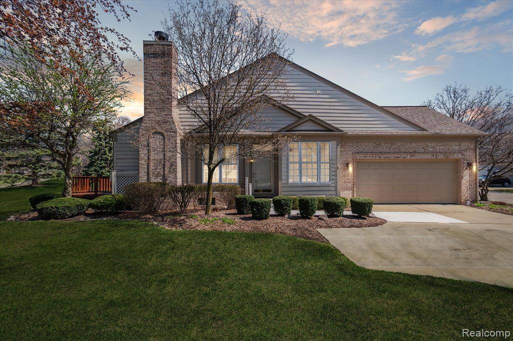 39472 EDGEWATER Drive, Northville, MI 48168 4317