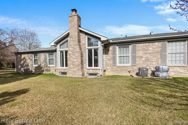 Shelby Twp, MI 48315 4318,48310 SEAWIND