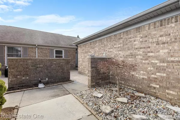 Shelby Twp, MI 48315 4318,48310 SEAWIND