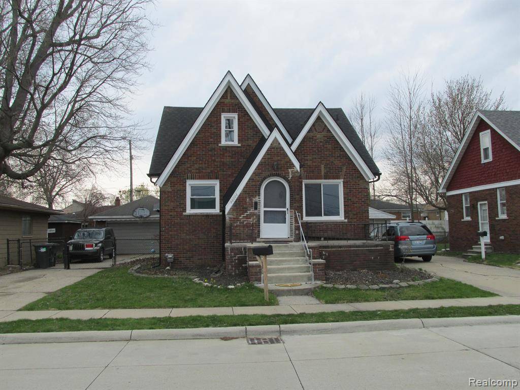 23008 PLEASANT Street, Saint Clair Shores, MI 48080 3446
