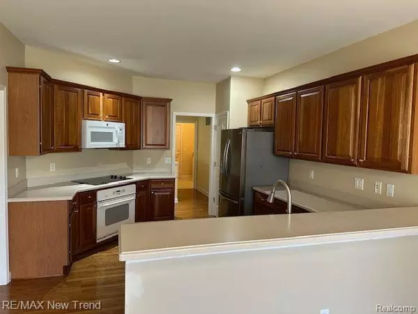 Rochester, MI 48306 4784,5081 BELMONTE Drive