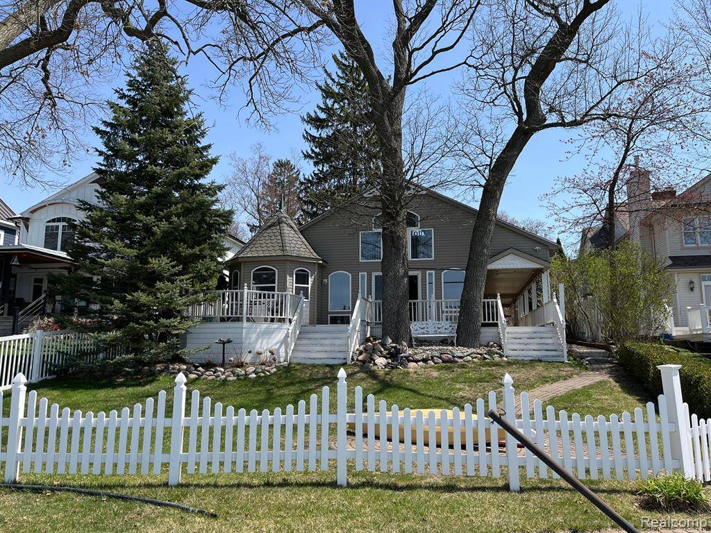 1864 POINT Street, Commerce Twp, MI 48382 2275