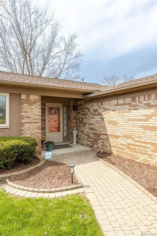 Clarkston, MI 48346 3860,5335 Timber Ridge Trail